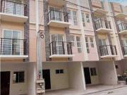 Townhouse For Sale in Valenzuela 5 Bedrooms