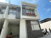 Townhouse for Sale near Hospitals & Malls in Edsa Quezon...
