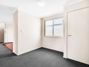 Townhouse In Great Location!