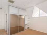 Townhouse In Great Location!