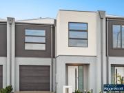 TOWNHOUSE LIVING IN HARPLEY!
