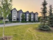 TOWNHOUSE LOCATED IN A PRIME EVANSTON PLAYGROUND / PARK...