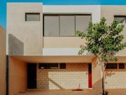 Townhouse nuevo con alberca en venta