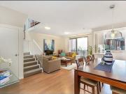 Townhouse Style One Bedroom in Whisper Quiet Street +...