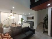 Townhouse totalmente amueblado con paneles solares al...