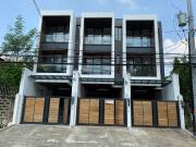 Townhouse with 2 Car Garage in Don Antonio Heights Holy...