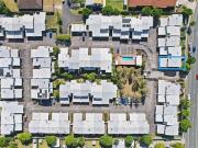 Townhouse with double garage