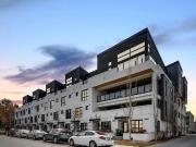 Townhouse with Double Garage & Air Conditioning