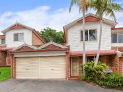 Townhouse With Rear Yard