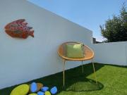 Trabalho e lazer num ambiente com arte