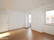 Tradicional apartamento T3, com 3 sutes, integralmente...