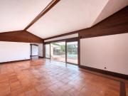Traditional 4 bed bungalow with garden & pool in Quinta...