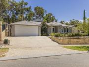 Tranquil elevated location next to park