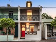 Tranquil Garden Haven at Heart of Village Lifestyle