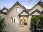 Tranquil living in an ultra convenient locale