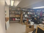 Traspaso de tienda de productos cosméticos en el mercado...