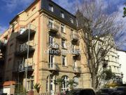 Traum Altbauwohnung mit großem Balkon
