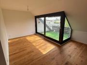 traumhaft schöne sanierte Dachgeschoßwohnung mit Garage