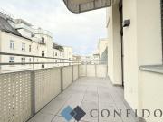 Traumhafte 2 Zimmer Altbauwohnung mit großem Balkon!...