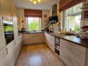 Traumhafte 4 Zi. Wohnung mit Balkon + Gartennutzung zu...