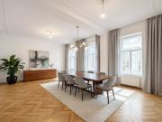 Traumhafte 5 Zimmer Altbauwohnung beim Palais Coburg