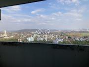 Traumhafte Aussicht: 2 Zi Whg im 17. Stock mit Balkon