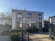 Traumhafte Bauhausvilla in absoluter Ruhe mit eigenem Garten