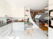 Helle Dachgeschoßwohnung mit Terrasse auf einer Wohnebene