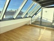 Moderne Dachgeschosswohnung mit Galerie & Terrasse nahe...