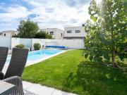 Traumhafte Doppelhaushälfte in Rutzing – mit Pool, Kamin...