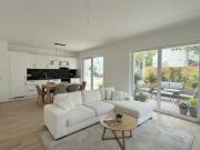 Traumhafte Dreizimmerwohnung mit Garten in U Bahn Nähe