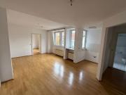 Traumhafte, helle 2 Raum DG Wohnung im Zentrum von Gera