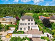 Traumhafte Villa mit Indoor Pool + großem Garten zu...