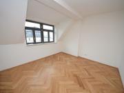 Traumhafte Wohnung im Dachgeschoss mit Balkon und...