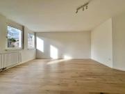 TRAUMHAFTER GARTENBLICK! Schöne Garconniere im 4. Liftstock