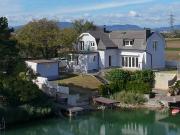 traumhaftes Haus am See mit einem Strand zu vermieten