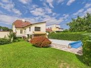 Traumhaus in Ternitz: 5 Zimmer, Garten, Pool & Garagen...