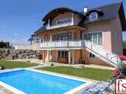 TRAUMHAUS mit schönem Garten und Pool