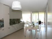 Trendige Wohnung mit Loggia an der Luegislandstrasse 25...