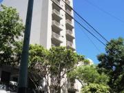 Tres ambientes con balcón y cochera, muy luminoso