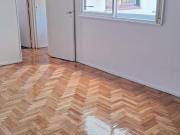 Tres ambientes en venta primer piso por escalera !