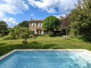 Très beau mas de village de 230 m² avec jardin et piscine