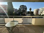 Très beau studio, en parfait état à louer à Nice,...