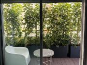 Très bel appartement vide racine