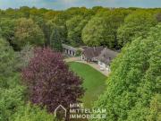 TRÈS BEL ENSEMBLE DE CHARME AVEC DÉPENDANCES SUR...