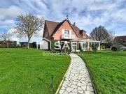 Très belle maison spacieuse dans un écrin de verdure,...