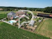 Très belle propriété sur 1,8 hectare attenant. 225m²...