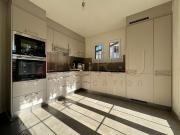 Très belle villa de 7.5 pièces individuelle et...