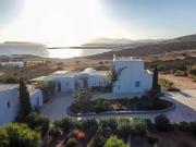 Très belle villa en bord de mer située à Paros