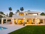 Très belle villa située à Nueva Andalucia